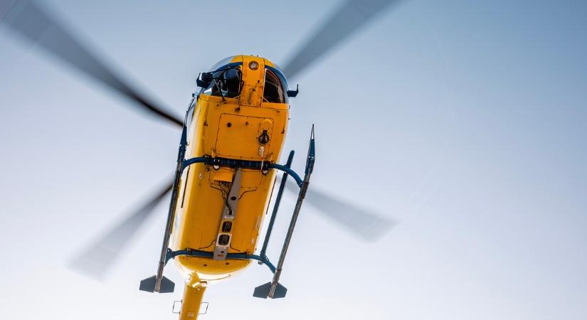 Most érkezett: mentőhelikoptert riasztottak egy óvodához Fejér vármegyében