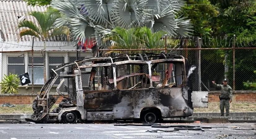 Brutális pusztítást okozott az autópályán történt robbantás – húsz ember meghalt