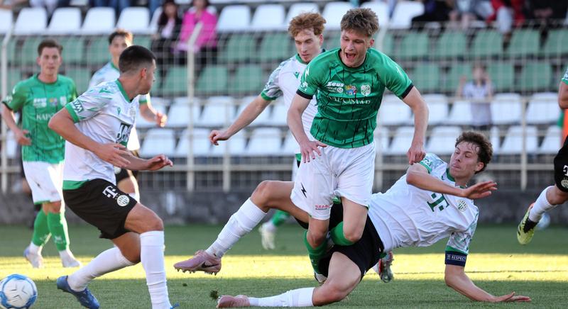 Pontokat vesztett az éllovas