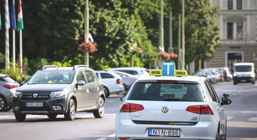 Összetörte a tanulóvezető az autót – ilyen, amikor valósággá válik a biztosítási rémálom