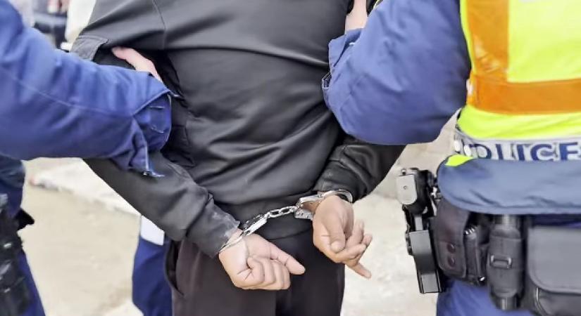 Összehangolt razzia Hajdúhadházon: 21 előállítás