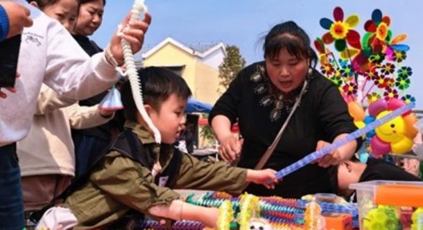 A tavasz ragyog, nézze meg a város őszibarackvirágait – meghívjuk egy keleti tavaszi ünnepségre