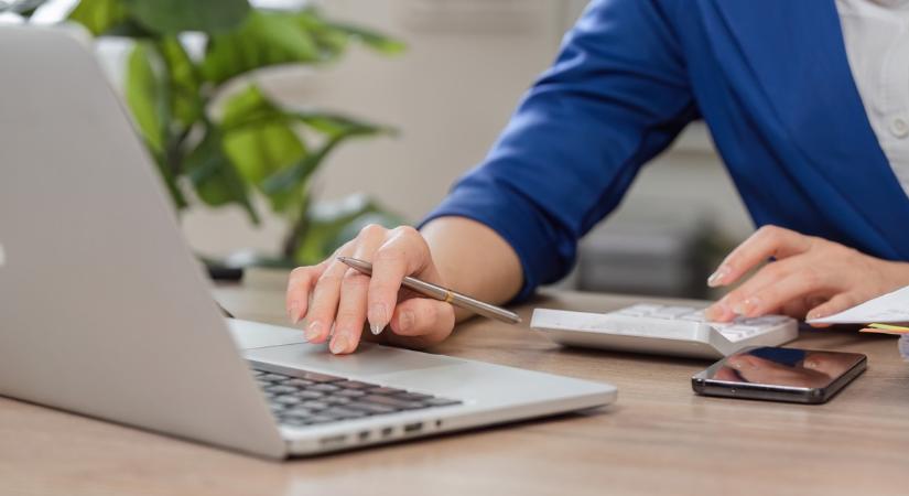 Nagy változás az szja-bevallásoknál: rengeteg adózót érint 2026 egyik legnagyobb újítása