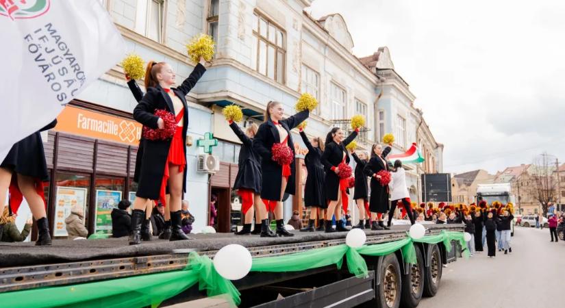 Gyergyó lett Magyarország külhoni ifjúsági fővárosa, de a 100 millió forint a polgármester házi egyesületében landolt