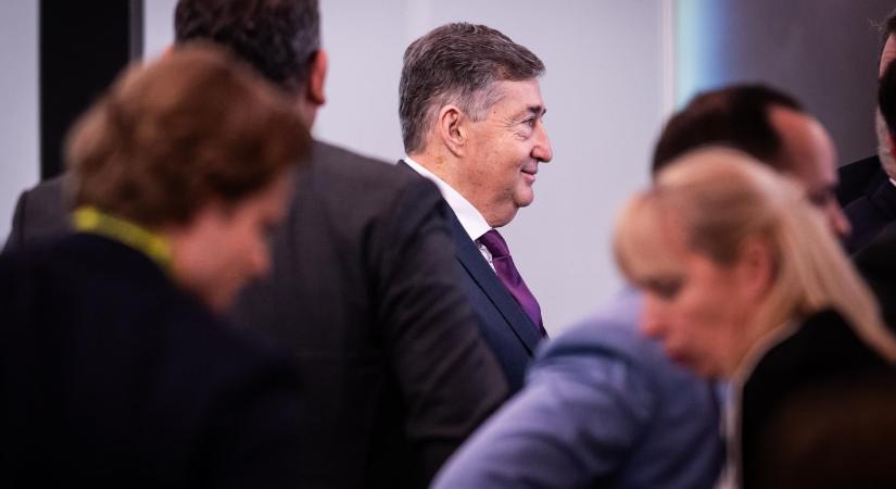 Több mint ezer milliárd forint azonnal mozdítható vagyon volt 29 kormányközeli cégnél 2024 végén