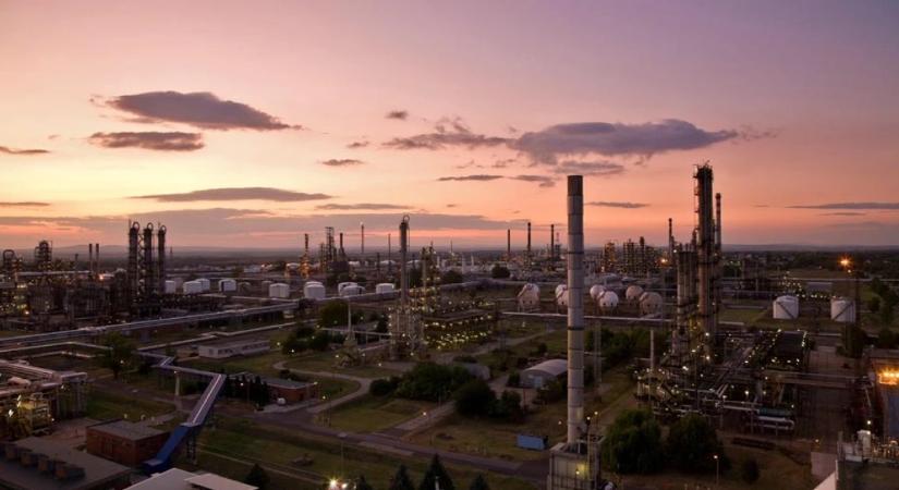 Elhúzódik a szerb olajóriás eladása, a Mol mellett vetélytársak is megjelentek