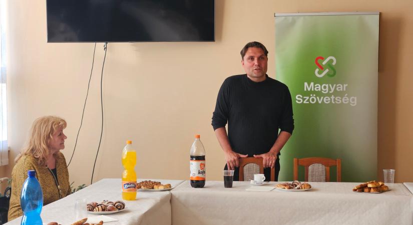 Kistérségi polgármesteri találkozó, majd pulóverben Ógyallán