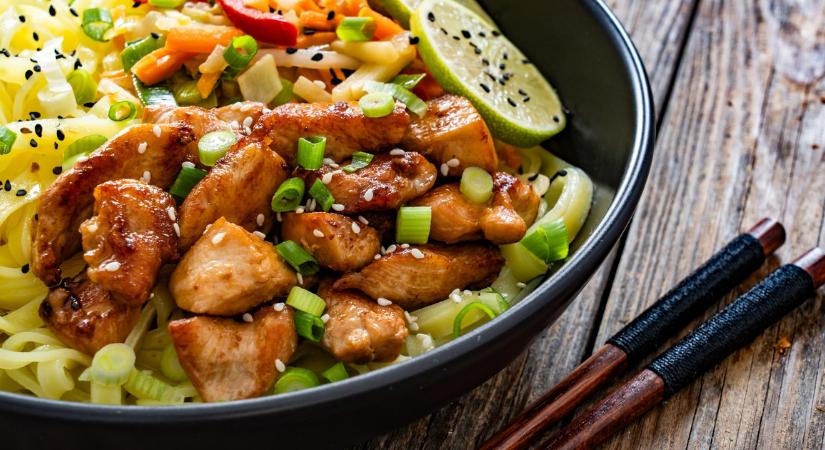 Vajon mitől olyan puha a csirke az ázsiai konyhákban? Vége a rágós csirkemelleknek