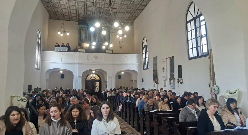 Nőszövetségi csendesnap Técsőn - Magvetés a családban – imára kulcsolt kézzel, lankadatlan hittel