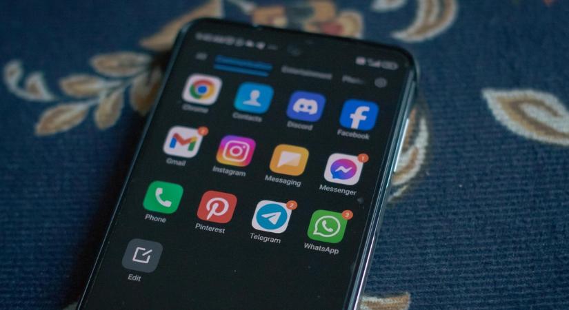 Kitűzték a dátumot: számos mobilon nem lehet többé használni ekkortól a népszerű üzenetküldő alkalmazást