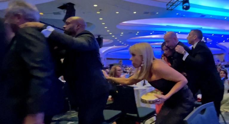 Dana White szerint a tudósítók vacsoráján történt lövöldözés „k**va jó” élmény volt