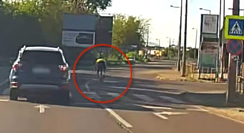Hajmeresztő manőverek, ennyin múlt a kerékpáros élete - videó