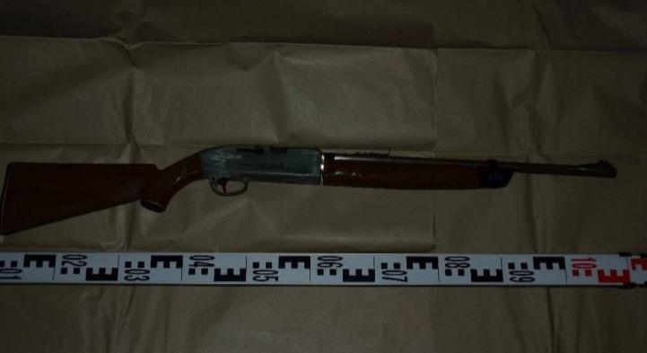 Légfegyverrel fenyegetett gyerekeket egy 56 éves férfi Debrecenben