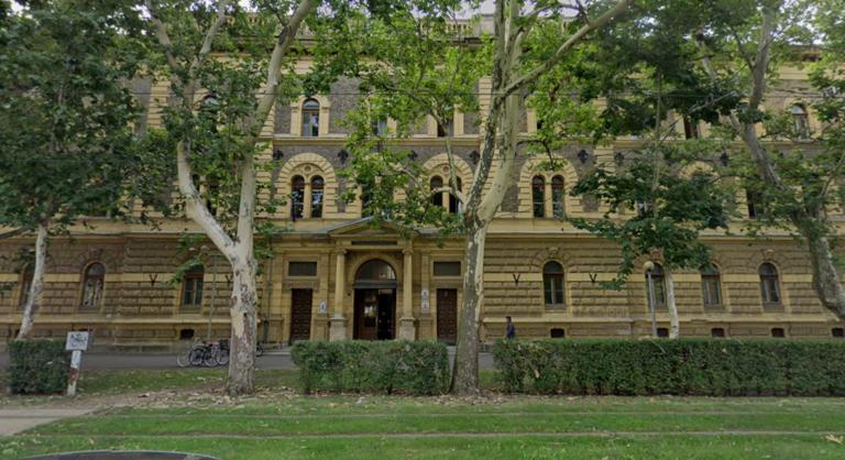 Bombafenyegetés Szegeden: megbénult az igazságszolgáltatás a reggeli órákban