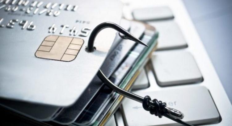 17 milliót bukott egy nő egy rossz kattintás miatt