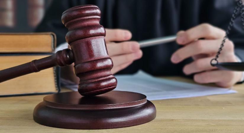 Túlárazott gépek, hamis papírok, milliárdos kár – bűnszövetség gyanúja egy Bács-Kiskun megyei cégnél