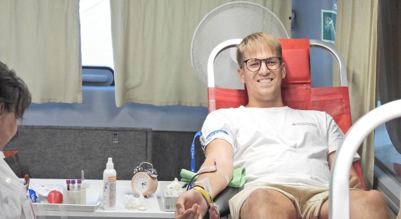 Ringlispíl és vattacukor után nyújtsd a karodat is!