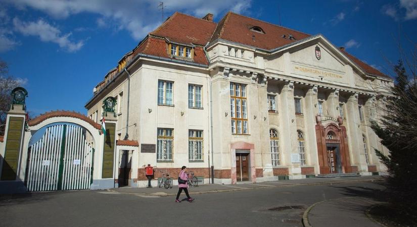 „Nehéz és félelmetes helyzetben” volt a debreceni édesanya, így fogadták az orvosok a klinikán