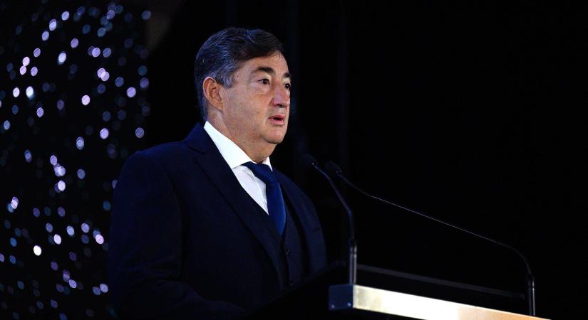 Mészáros Lőrinc kapcsolatba lépett Magyar Péterrel