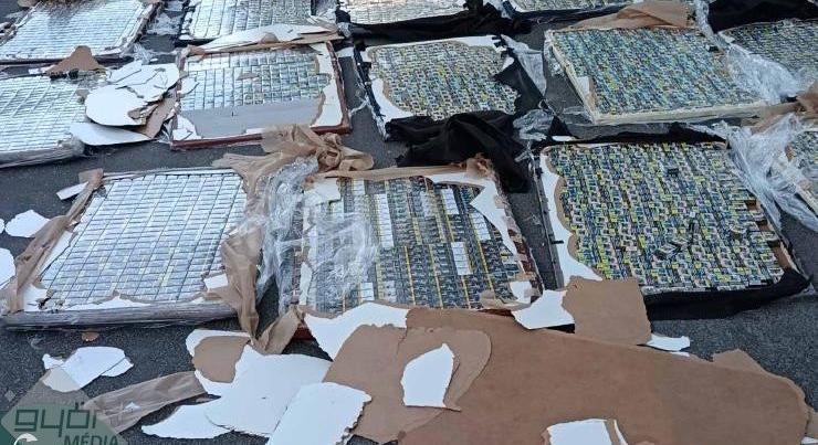 Ágytámlákba rejtett milliók: elképesztő fogás Győr közelében – Videóval!