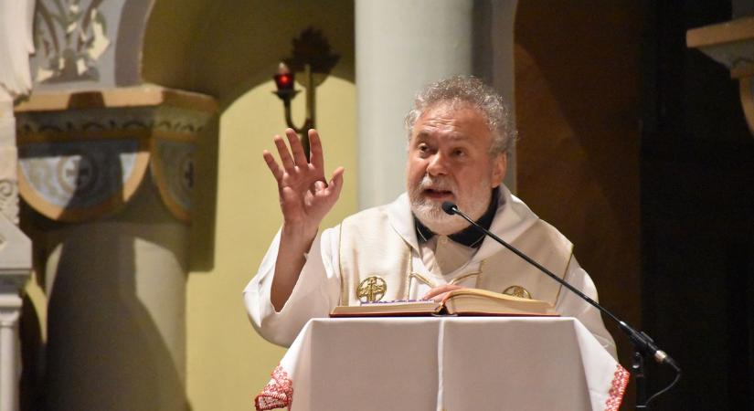 Egyháztörténeti és irodalmi csemegék gazdagítják a tüzes szentbeszédeket