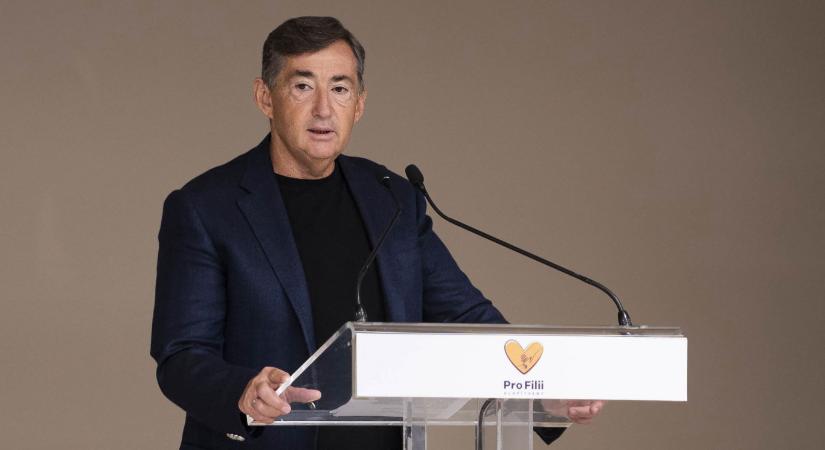 Magyar Péter köszöni, hogy Mészáros Lőrinc „végre beismeri, hogy ő áll a TV2 nevű göbbelsi stílusú propagandagyár mögött”