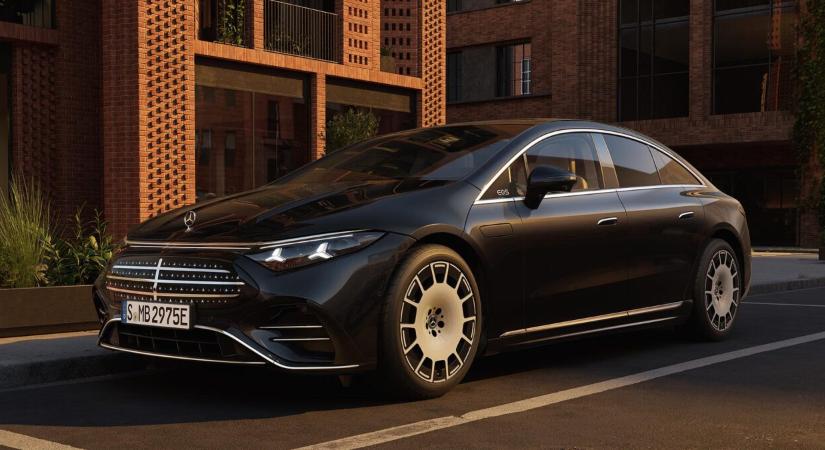 926 kilométeres hatótávval és sci-fi kormánnyal itt a megújult Mercedes-Benz EQS