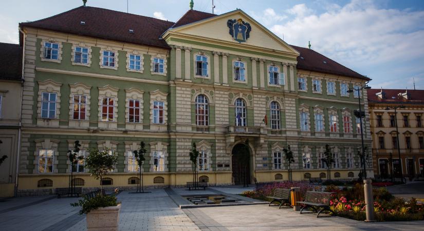 Munkavégzés nélkül juthattak fizetéshez a Vas megyei kormányhivatalnál