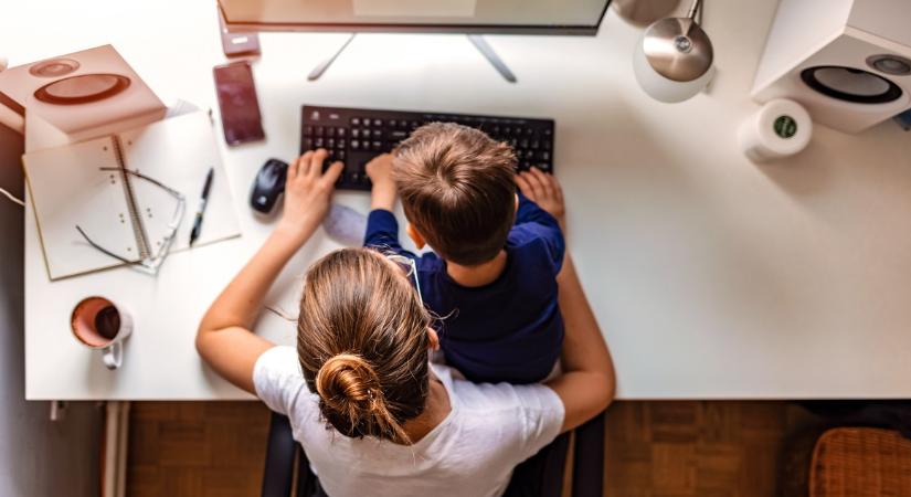 Így változik az anyák helyzete a munkaerőpiacon 2026-ban