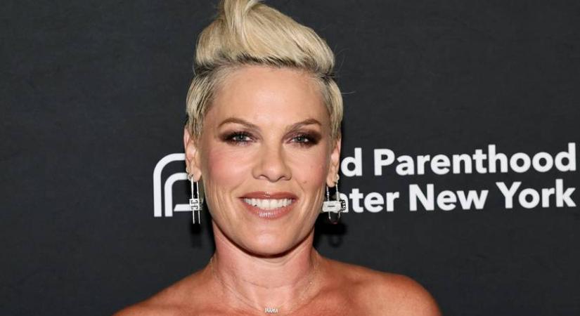 Pink 14 éves lánya ragyogott a vörös szőnyegen: Willow csodaszép tini