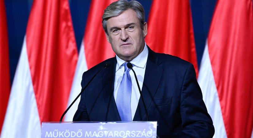 Gólyahír: megszületett Kapitány István unokája, népszerű nevet kapott a pici