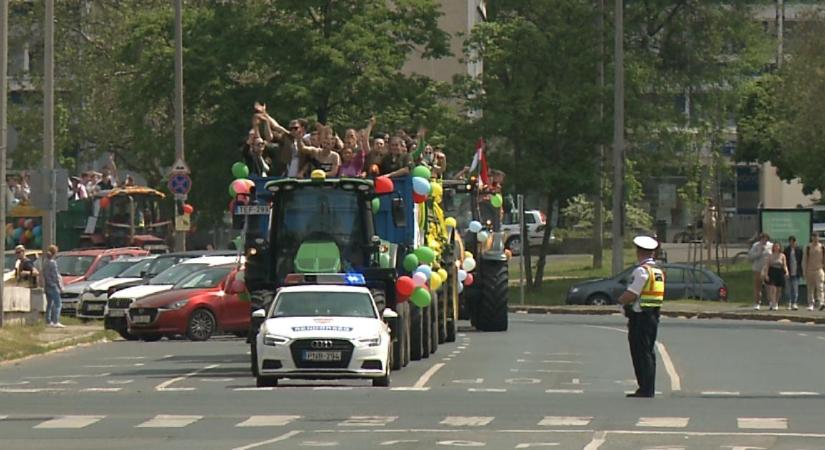 Traktoros ballagás lassíthatja a forgalmat Debrecenben