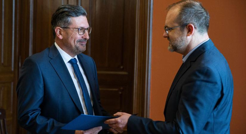 Kecskeméten átvette megbízólevelét Molnár János, a Tisza Párt új országgyűlési képviselője  fotók