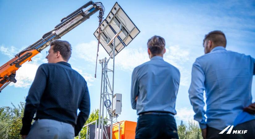 Ez mindent megváltoztat az M1-esen – új rendszer irányítja az autósokat