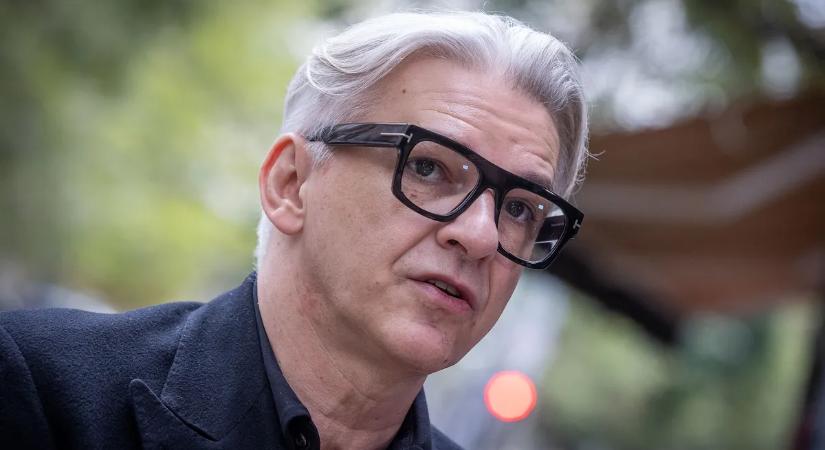 Fejben már megrendezhette saját temetését Alföldi Róbert