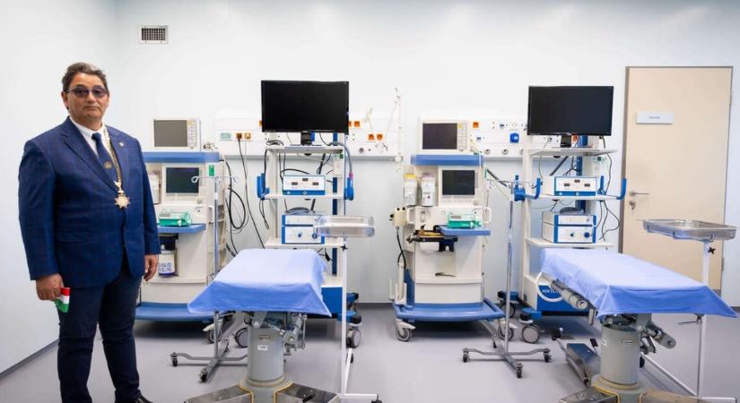 Átadták a Semmelweis Egyetem George Berciről elnevezett Sebészeti Oktató és Kutató Laboratóriumát