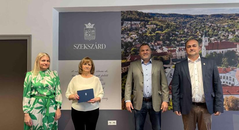 Átvette megbízólevelét dr. Sárosi József Szekszárdon