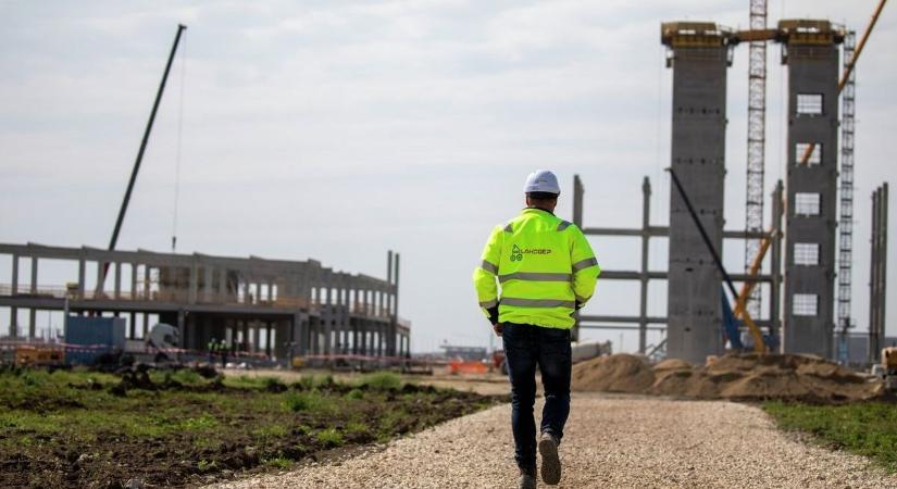 „Veszélyességi övezetet” jelölhetnek ki az egyik debreceni gyár körül