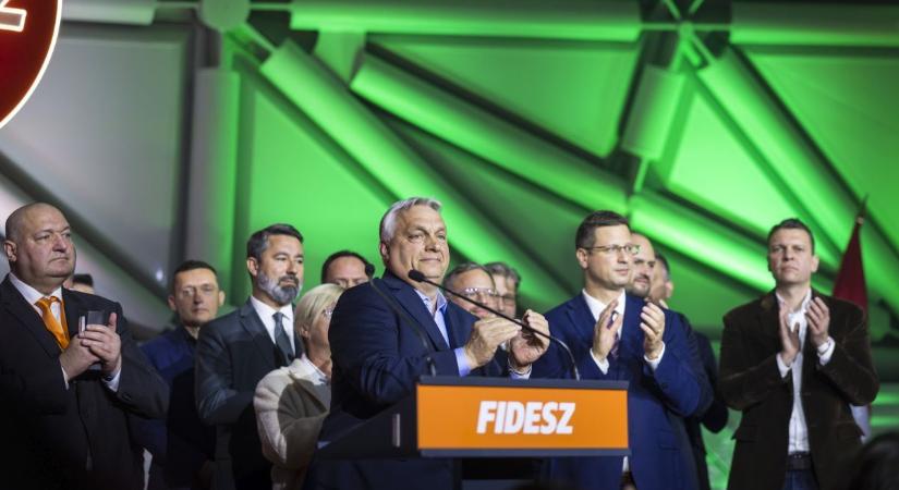 Ülésező Fidesz-frakció: eldőlt Lázár János sorsa, újabb nagy távozó tett bejelentést