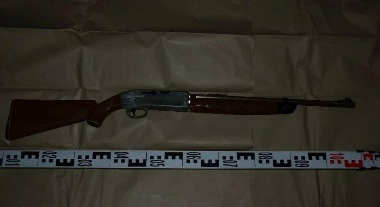 Légpuskával fenyegette a focizó gyermekeket egy férfi Debrecenben, a kicsik sírva futottak haza a szüleikhez