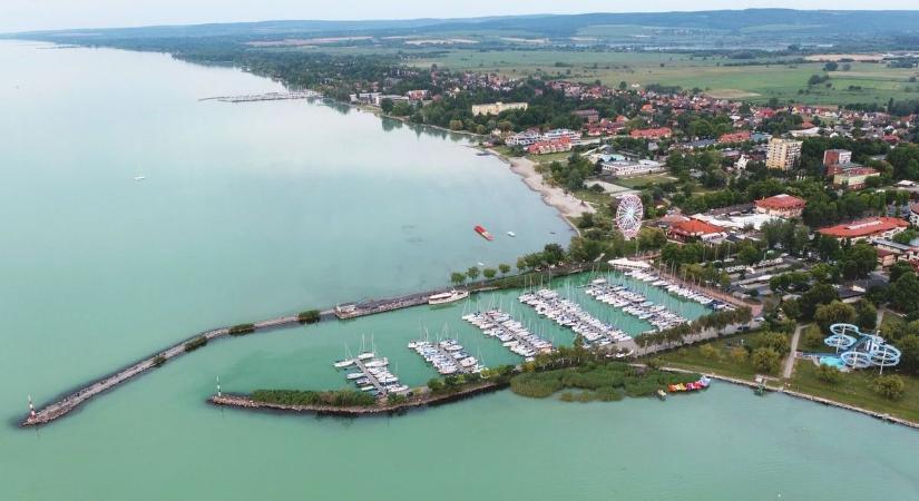 Balaton-parti alku: 50 apartman helyett feleannyi lakás épülhet Földváron?