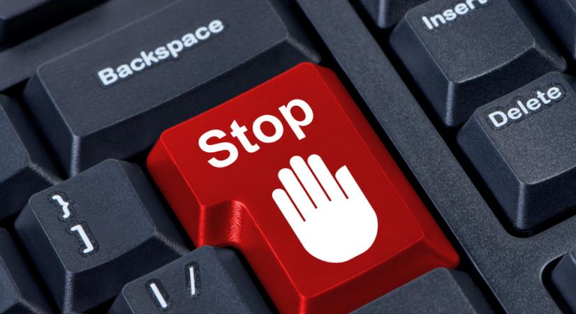 Aknát helyezett el vagy gesztust tett a leköszönő Orbán-kormány az utódjának?