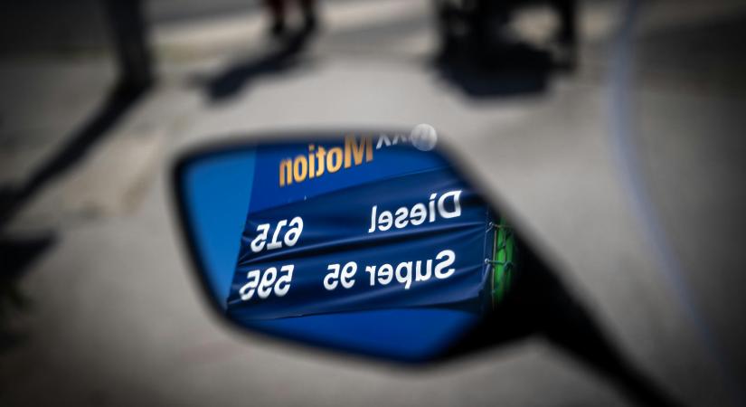 Miért kell az autó nélküli nyugdíjasoknak a luxusautósokat támogatni? – avagy hogyan hozhatja haza Magyar Péter az EU-pénzeket