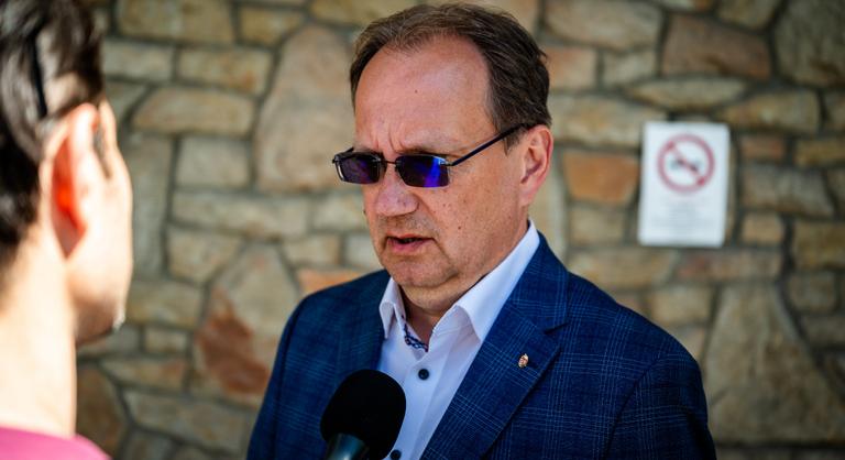 Most dől el mandátumok sorsa: Orbán hátralép, Lázár visszatér, Hoppál kiszáll