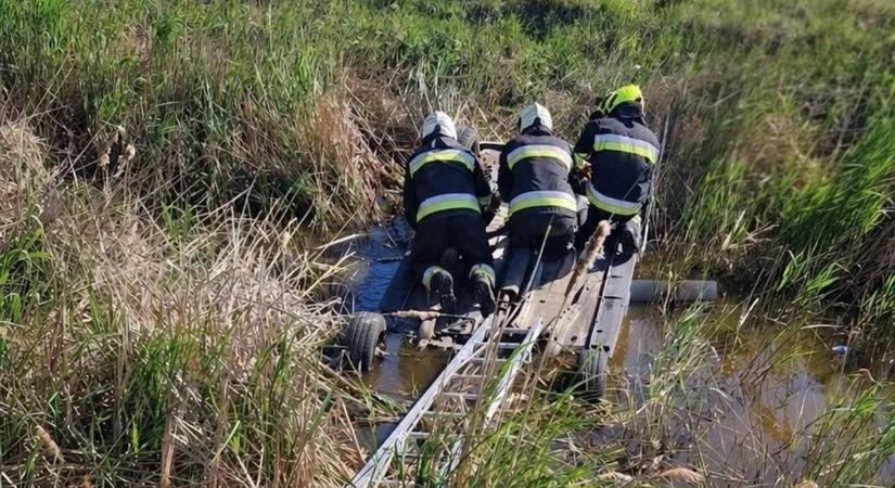 Autójában ülve fulladt vízbe egy fiatal sofőr Fonyódon