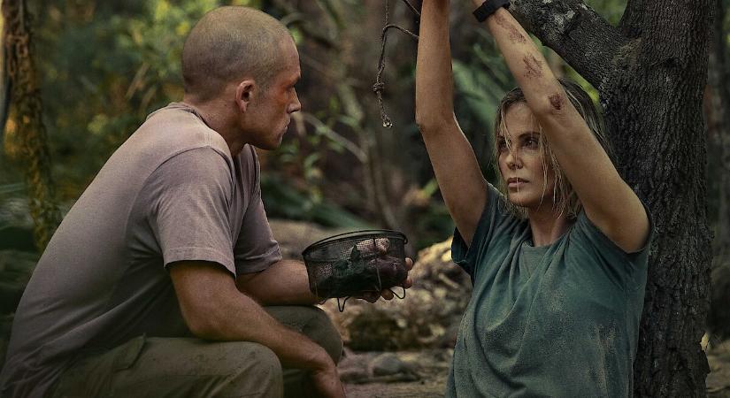 Most mindenki ezt a brutális thrillert nézi a Netflixen – és nem véletlenül! A “Csúcsragadozó” a végletekig hajtotta Charlize Theront