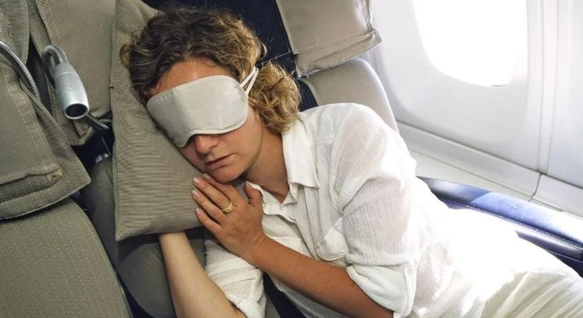 Többé nem kínszenvedés az utazás: így alhatunk a legjobban a repülőgépeken