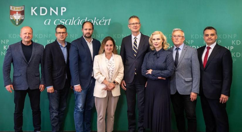 Megalapult a KDNP parlamenti frakciója, Rétvári Bence vezeti