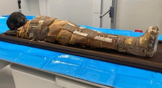 Száz éve őrzött gyermekmúmia titkai tárulnak fel CT-vizsgálatokkal