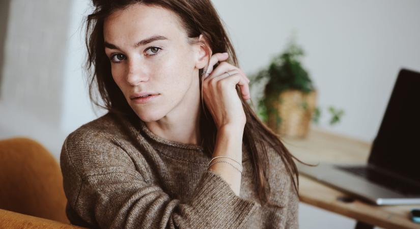 A férjem azt hiszi, edzeni járok – de már hónapok óta titokban mást csinálok